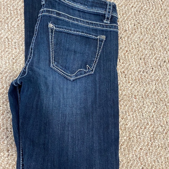 Silver Jeans - Picture 2 of 4